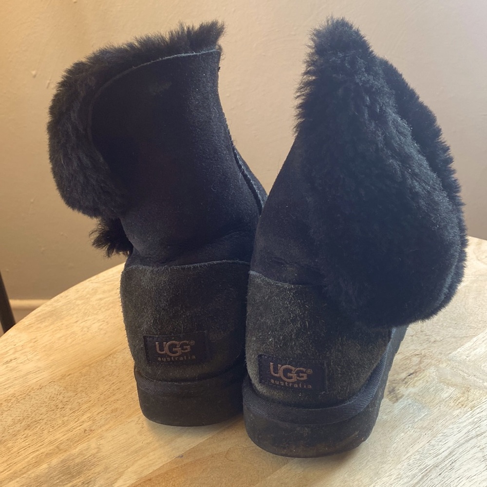 UGG Women’s Bailey Button II